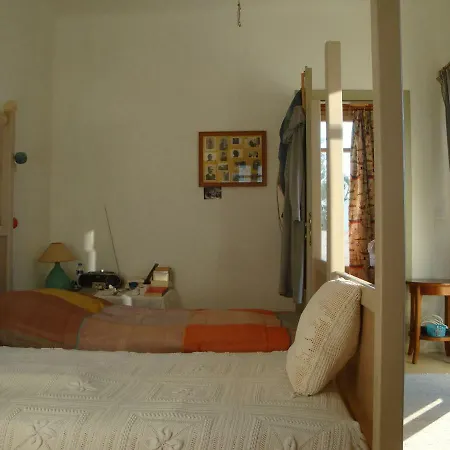 A Full House Country house *